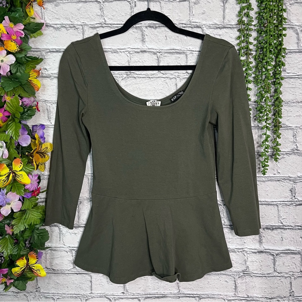 <🌼3/$30🌼Express 3/4 Sleeve Olive Green Peplum/Babydoll Top Size Small